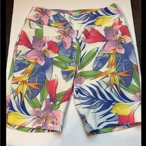 IBKUL Ladies FLORAL Pull On Golf Shorts Size 6 Bermuda Knee length Casual